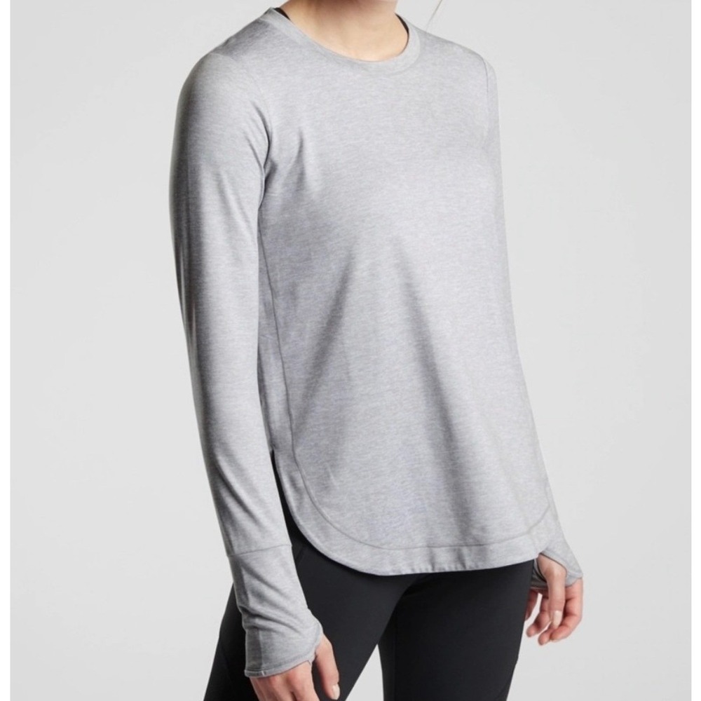 Athleta Uptempo Gray Long Sleeve Curved Hem Top, Small, Athleisure, Workout